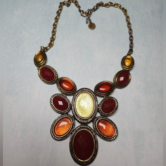 👍 5 for $20 Liz Claiborne Gold Tone Statement Necklace - Picture 1 of 7